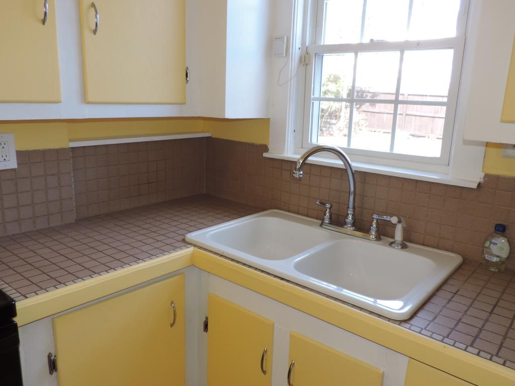151 Dubuque Street Manchester, NH 03102 - Photo 8 of 37 Gallery Image 8