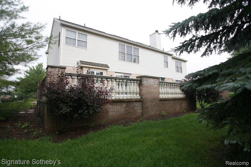 755 Loggers Circle Rochester, MI 48307 - Photo 22 of 25 Exterior Back