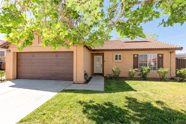 $3,100 | 4034 East E Avenue, Palmdale, CA 93552