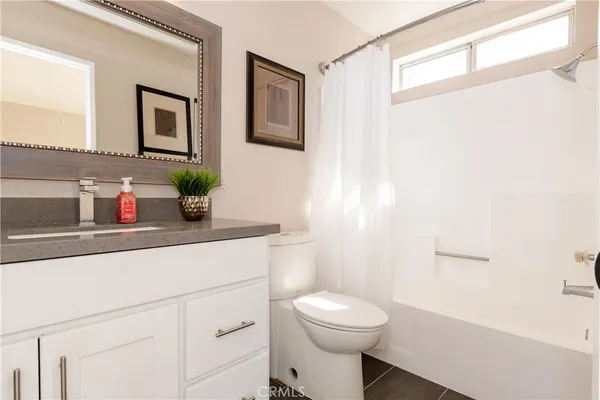 $3,100 | 4034 East E Avenue, Palmdale, CA 93552