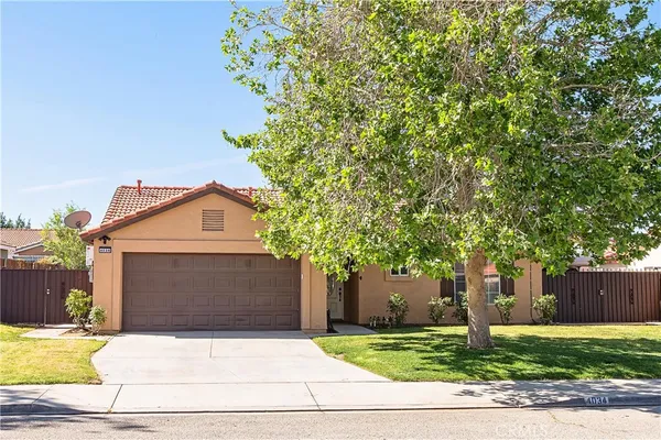 $3,100 | 4034 East E Avenue, Palmdale, CA 93552