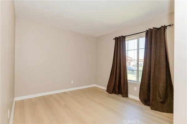 $3,100 | 4034 East E Avenue, Palmdale, CA 93552