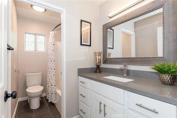 $3,100 | 4034 East E Avenue, Palmdale, CA 93552