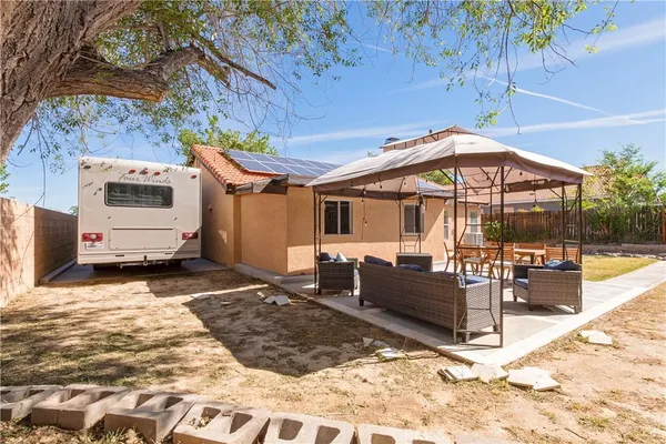 $3,100 | 4034 East E Avenue, Palmdale, CA 93552