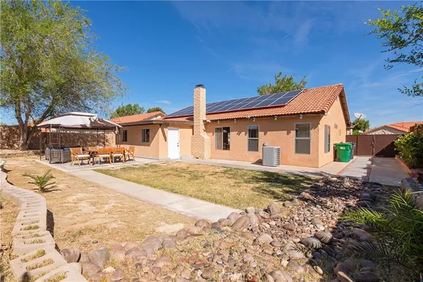 $3,100 | 4034 East E Avenue, Palmdale, CA 93552