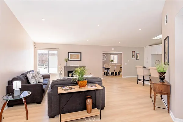 $3,100 | 4034 East E Avenue, Palmdale, CA 93552