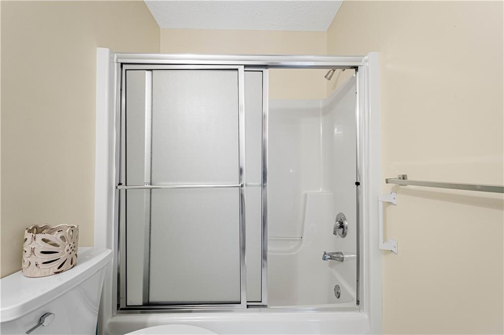 403 Rachael Court Gibsonia, PA 15044 - Photo 24 of 37 Main bathroom