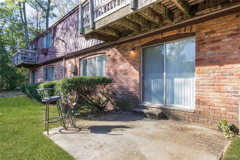 2165 Decker Road, Unit 29 Walled Lake, MI 48390 - Photo 15 of 16