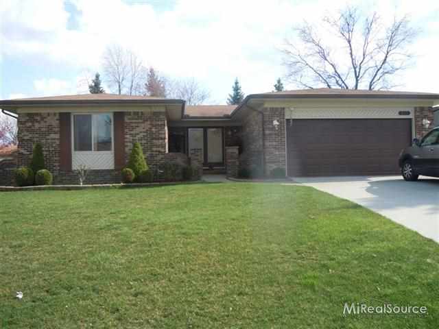 321 Union Drive Rochester, MI 48307 - Photo 1 of 30 31145270.JPG