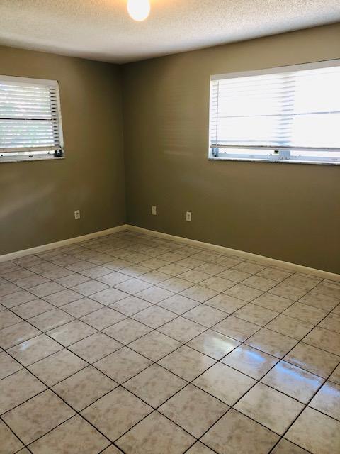 4915 Club Road Haverhill, FL 33415 - Photo 12 of 14 IMG_8731