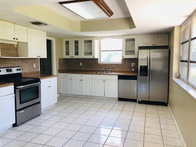 4915 Club Road Haverhill, FL 33415 - Photo 6 of 14 IMG_8720