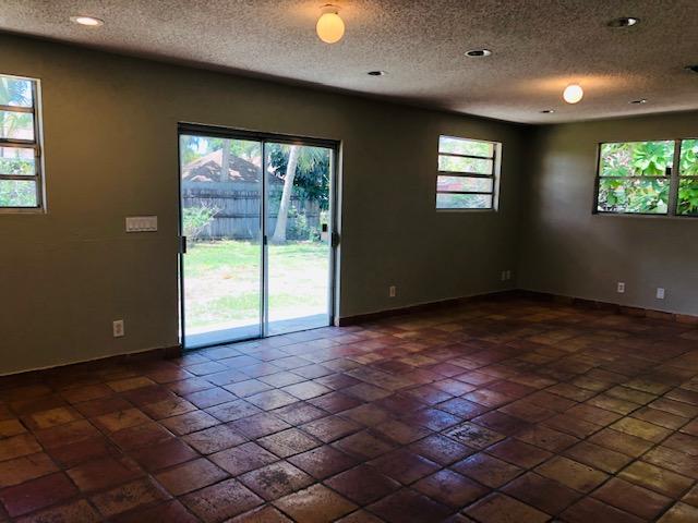 4915 Club Road Haverhill, FL 33415 - Photo 8 of 14 IMG_8724