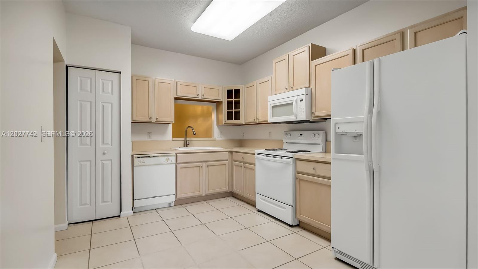8320 Vía Serena Boca Raton, FL 33433 - Photo 26 of 44
