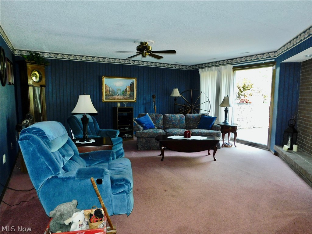 5575 South Arlington Road Clinton, OH 44216 - Photo 22 of 35 HUGE family room sliding doors to another patio area