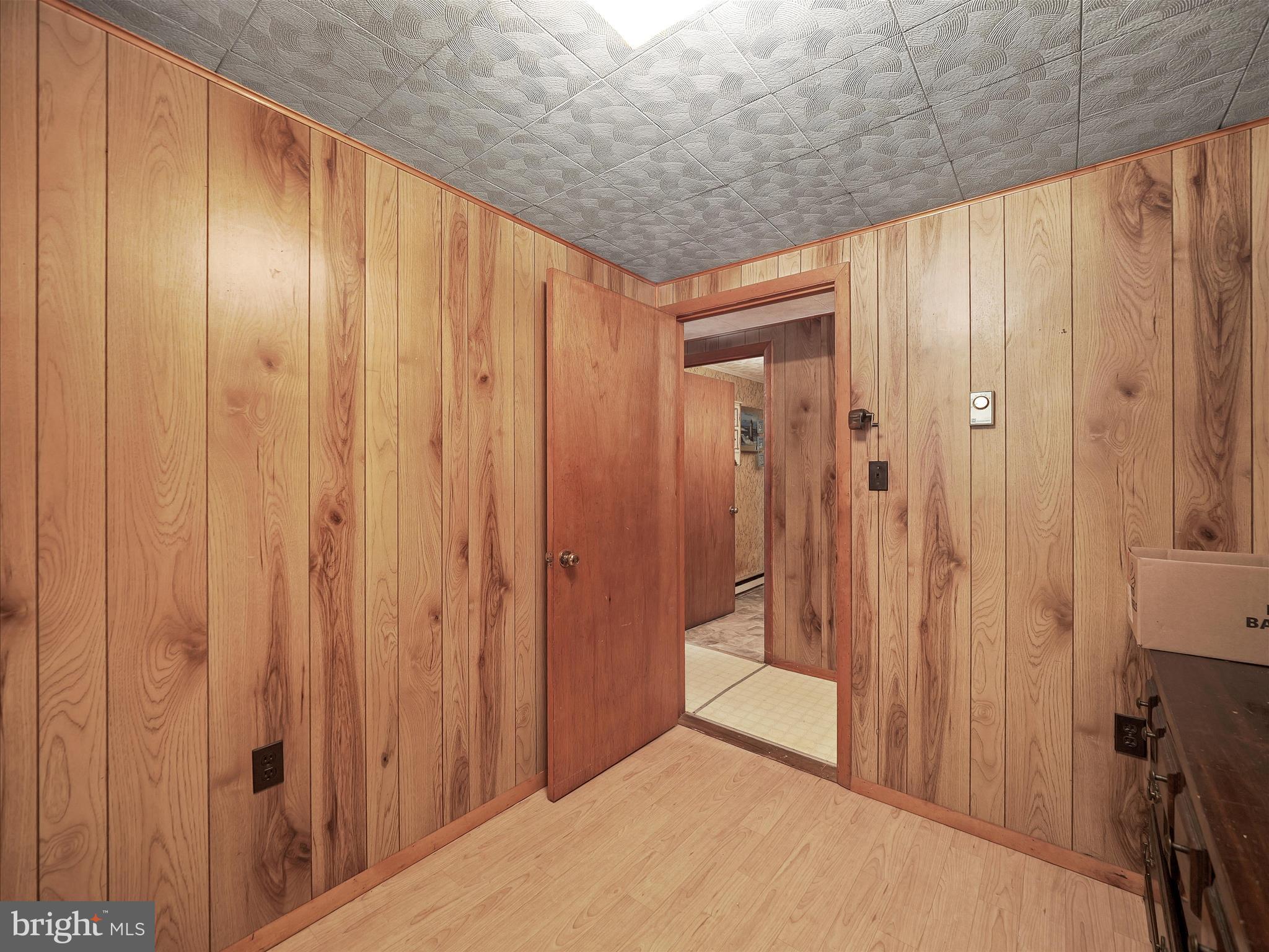 878 Co Rte 2/3 Hedgesville, WV 25427 - Photo 17 of 20 a view of a elevator