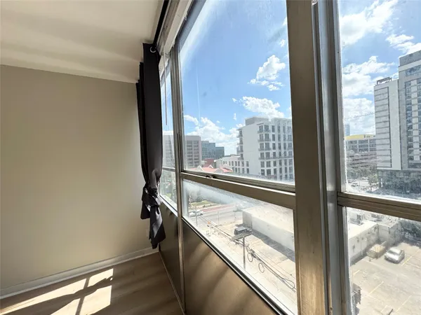 $1,300 | 1800 Lavaca Street, Unit A705, Austin, TX 78701