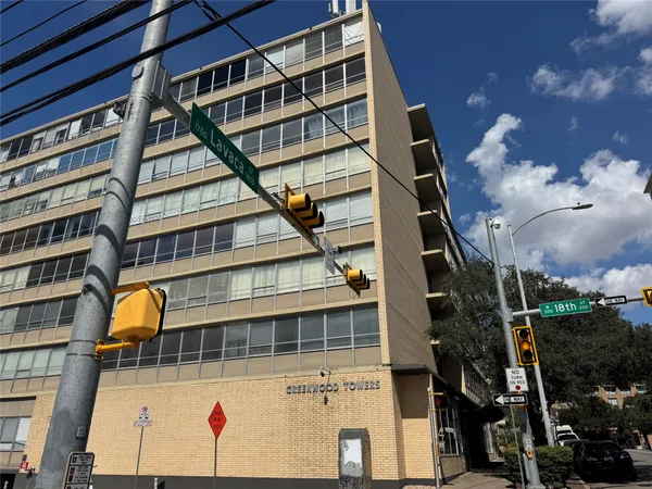 $1,300 | 1800 Lavaca Street, Unit A705, Austin, TX 78701