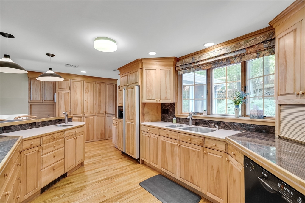 21 Constitution Road Lexington, MA 02421 - Photo 13 of 42