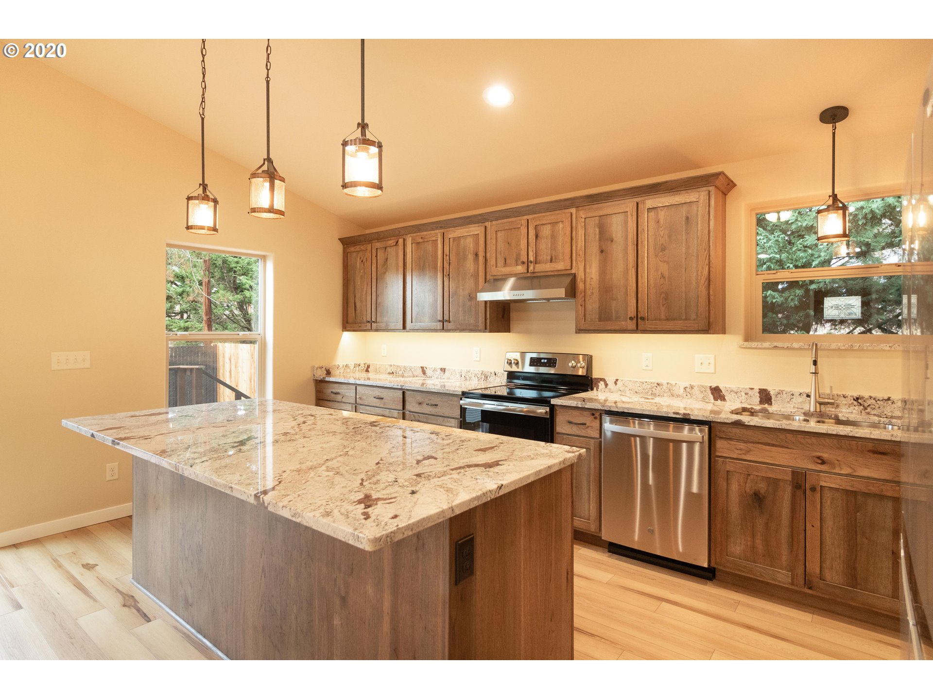 5139 Southwest Grange Road Roseburg, OR 97471 - Photo 5 of 18