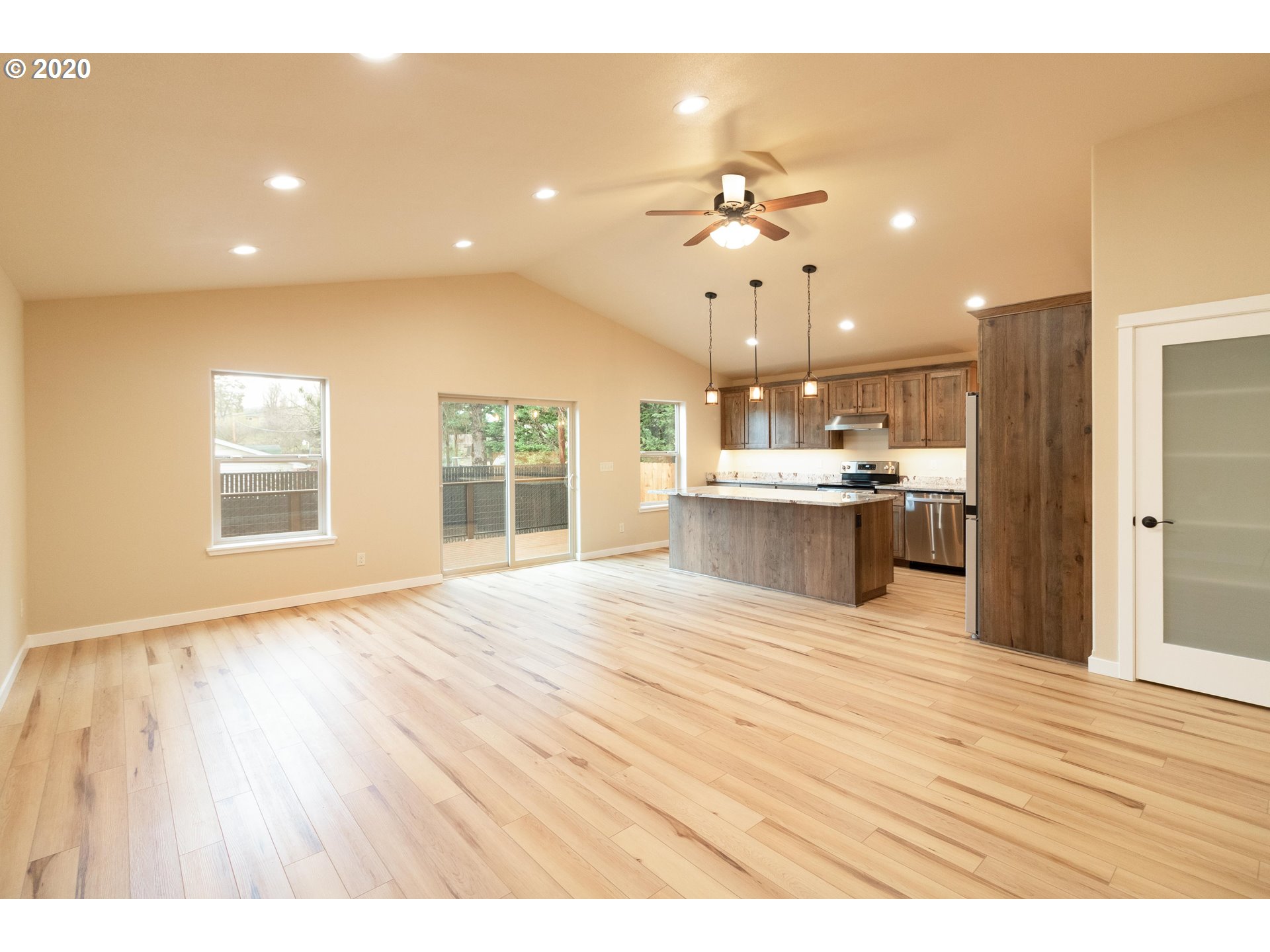 5139 Southwest Grange Road Roseburg, OR 97471 - Photo 6 of 18