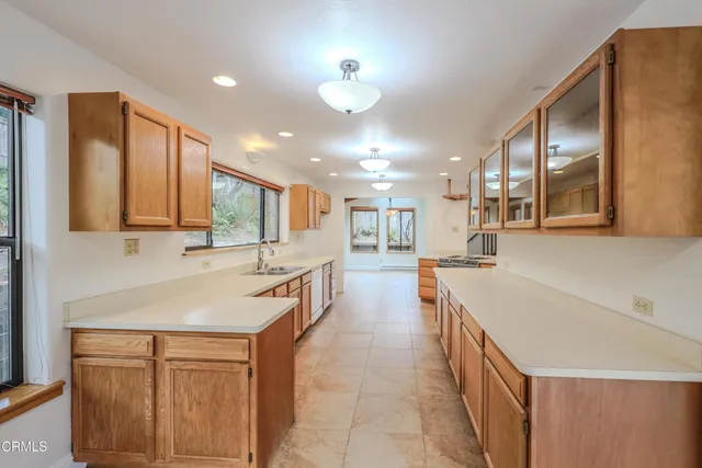 $1,225,000 | 31600 Little Valley Road, Fort Bragg, CA 95437