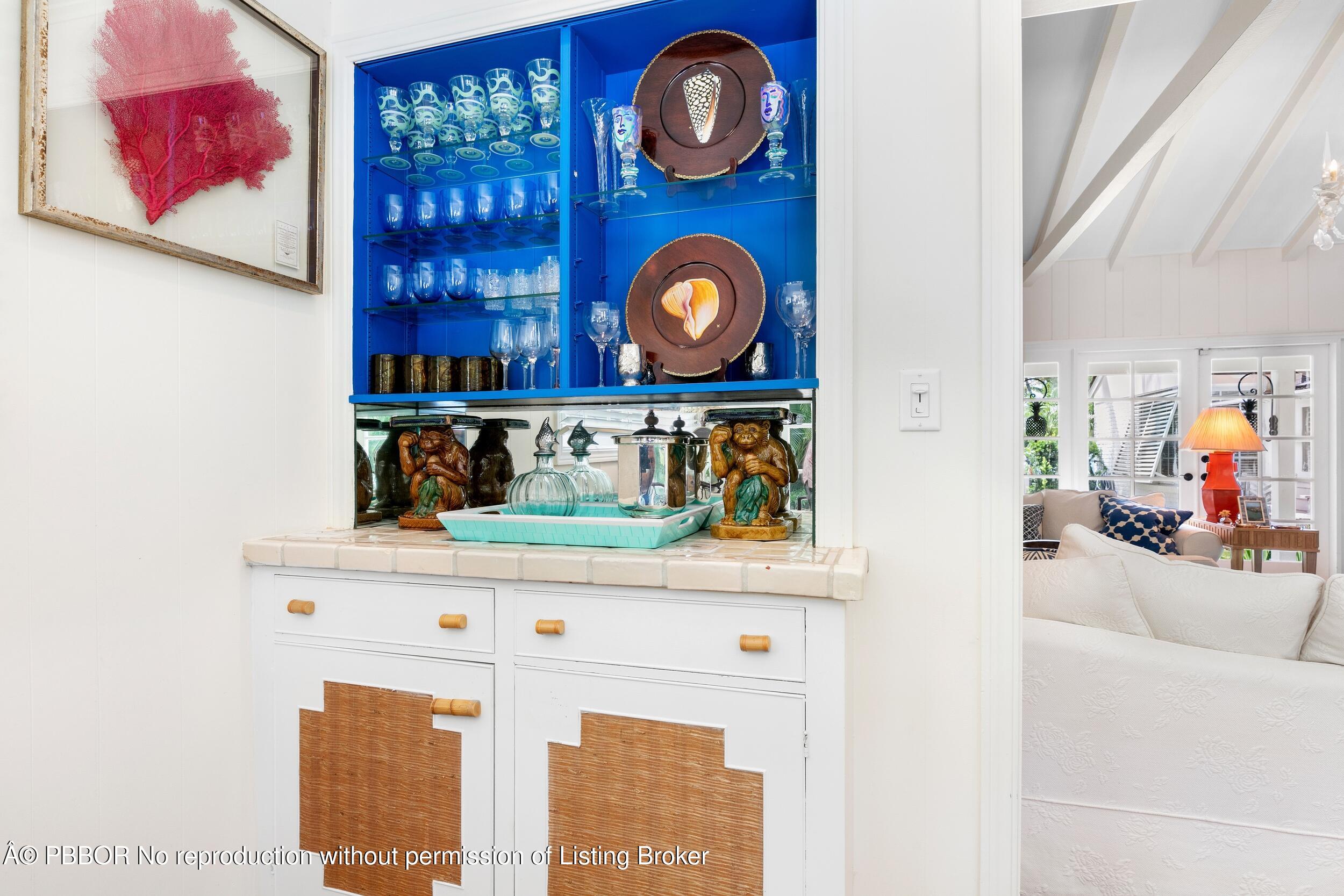 285 Orange Grove Road Palm Beach, FL 33480 - Photo 14 of 31 Bar Area