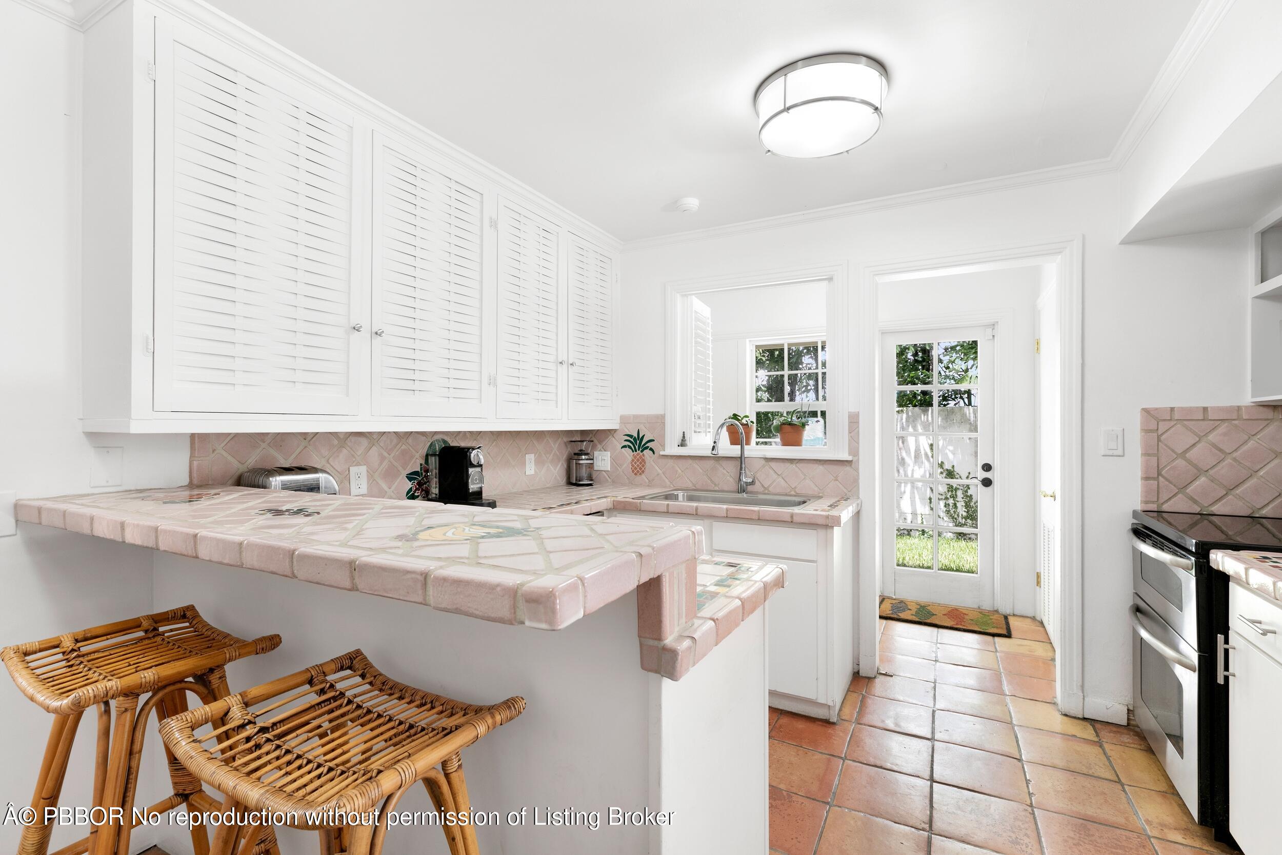 285 Orange Grove Road Palm Beach, FL 33480 - Photo 17 of 31 Kitchen