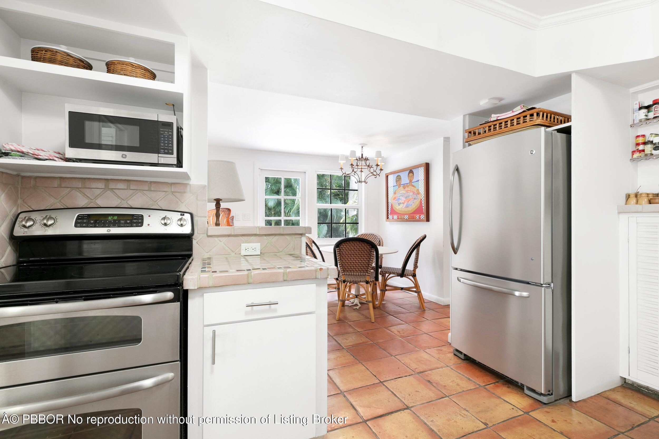 285 Orange Grove Road Palm Beach, FL 33480 - Photo 19 of 31 Kitchen