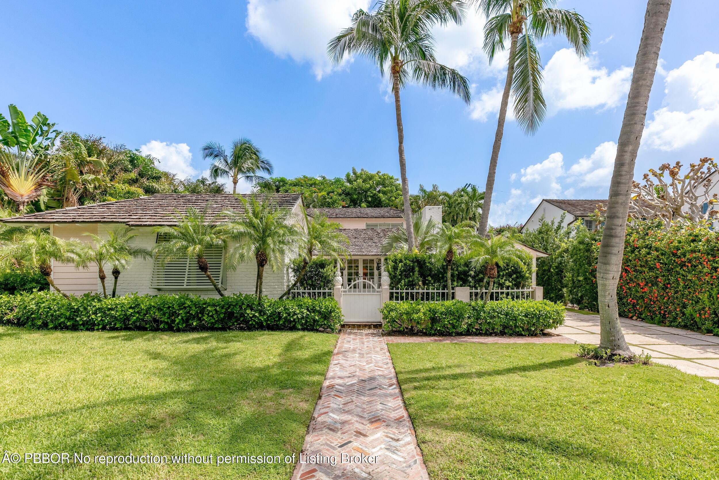 285 Orange Grove Road Palm Beach, FL 33480 - Photo 4 of 31 Front Exterior