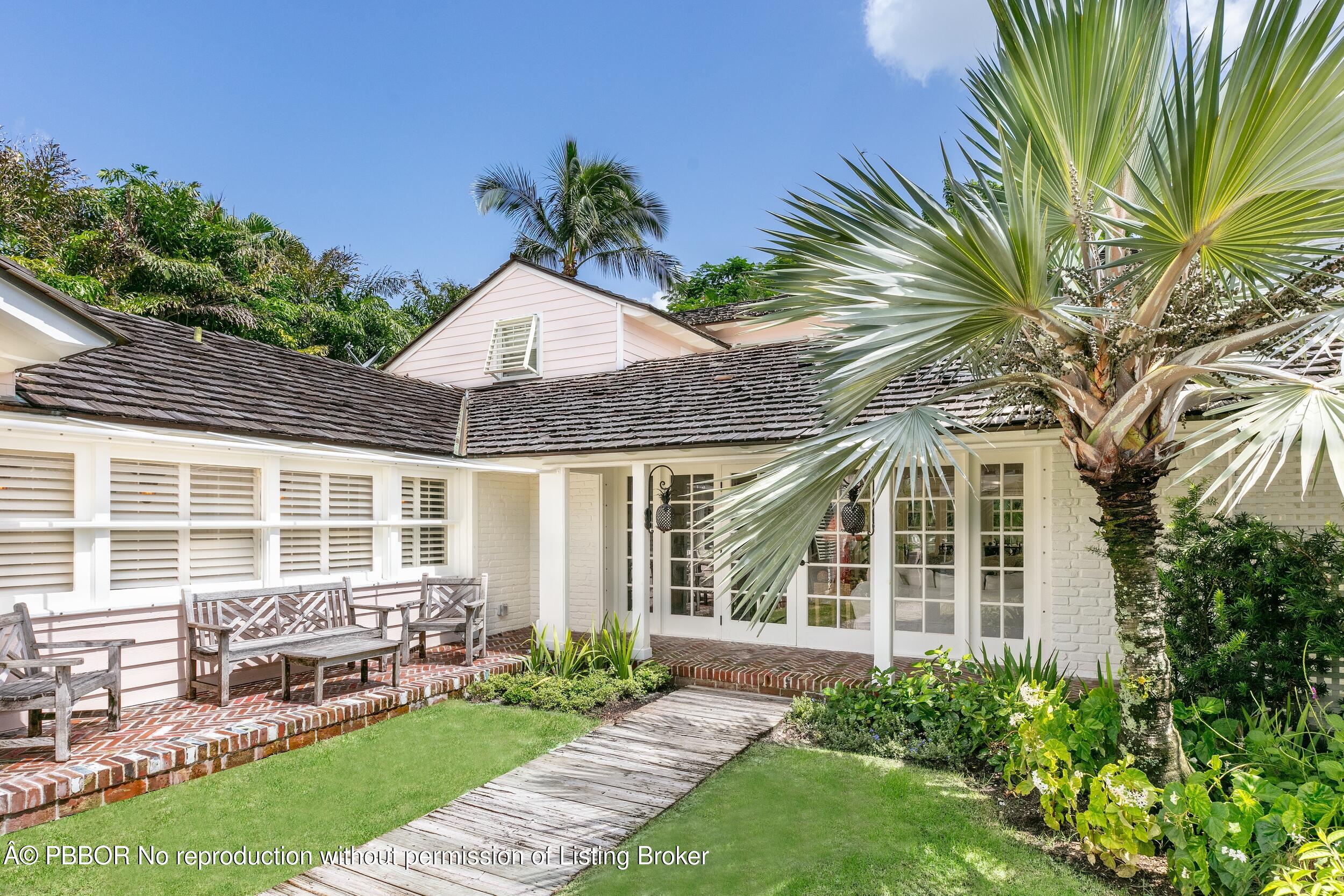 285 Orange Grove Road Palm Beach, FL 33480 - Photo 5 of 31 Front Exterior