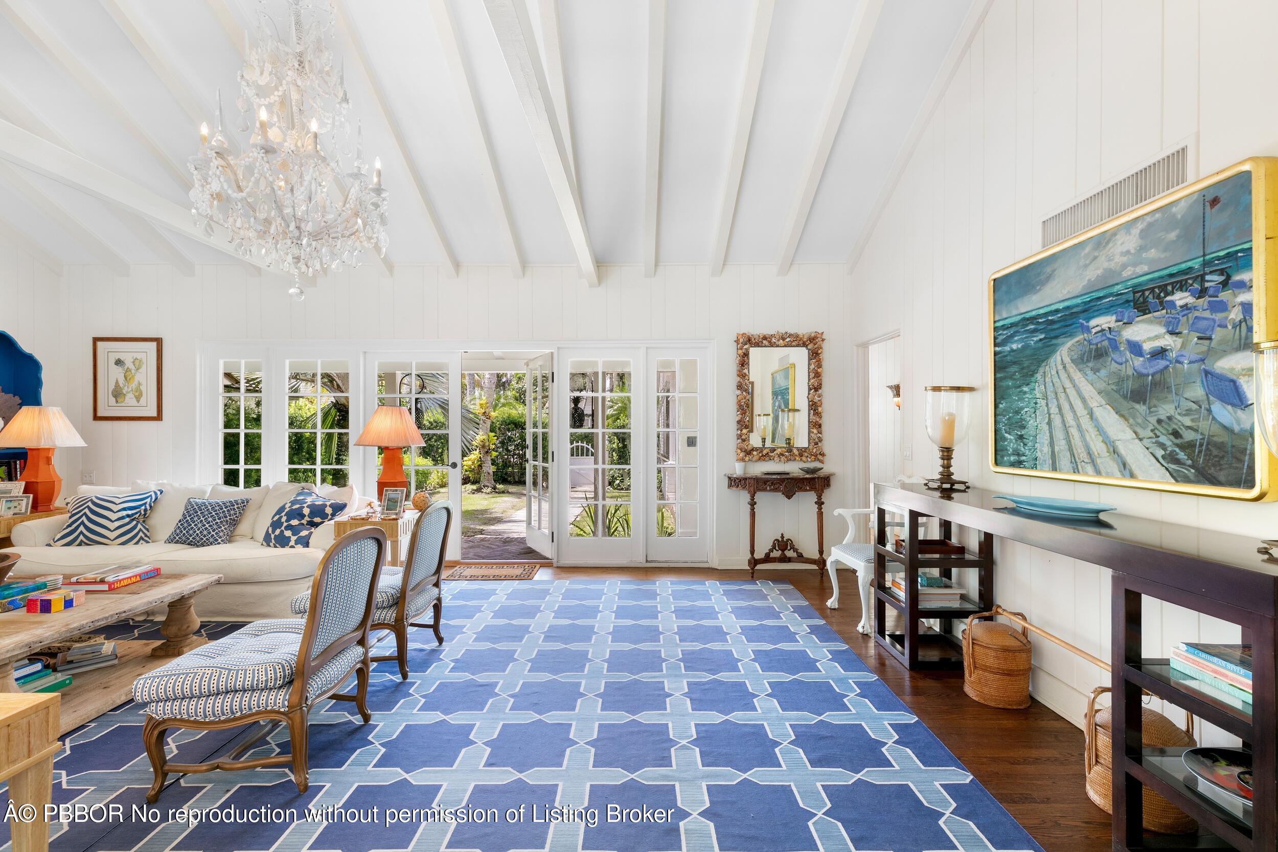 285 Orange Grove Road Palm Beach, FL 33480 - Photo 10 of 31 Living Room