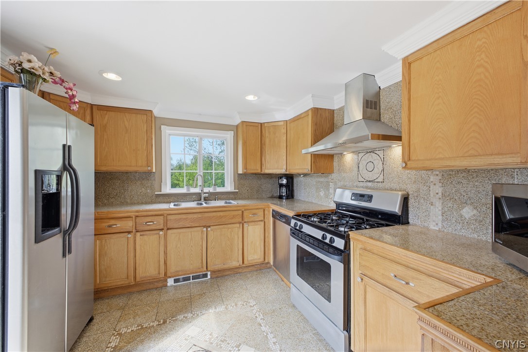 4929 Fayetteville Manlius Road Manlius, NY 13104 - Photo 7 of 28
