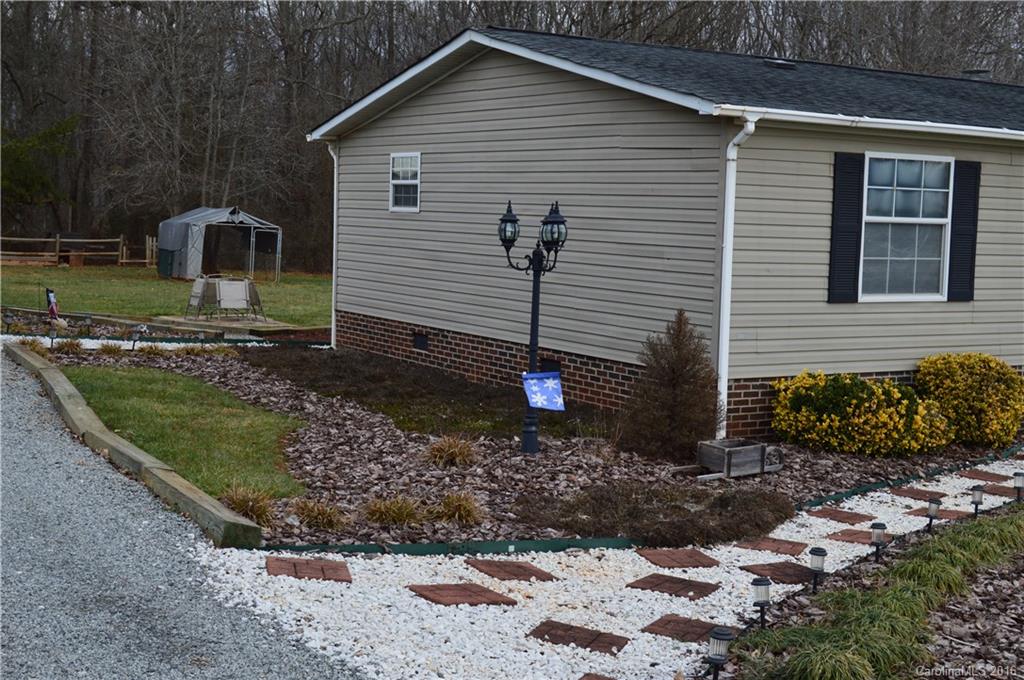 157 Falconview Road Lincolnton, NC 28092 - Photo 2 of 20 Gallery Image 2
