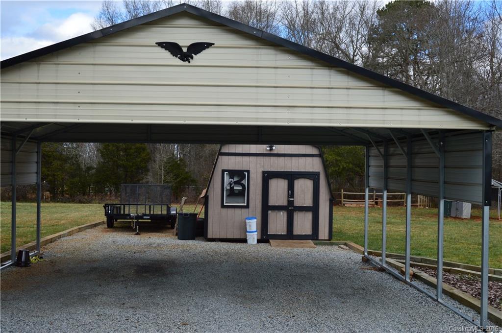 157 Falconview Road Lincolnton, NC 28092 - Photo 3 of 20 Gallery Image 3