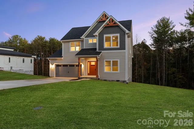 $575,000 | 5729 Selkirk Drive, Hickory, NC 28601