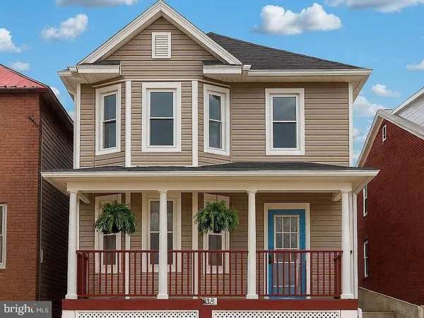 $250,000 | 633 North Queen Street, Martinsburg, WV 25404