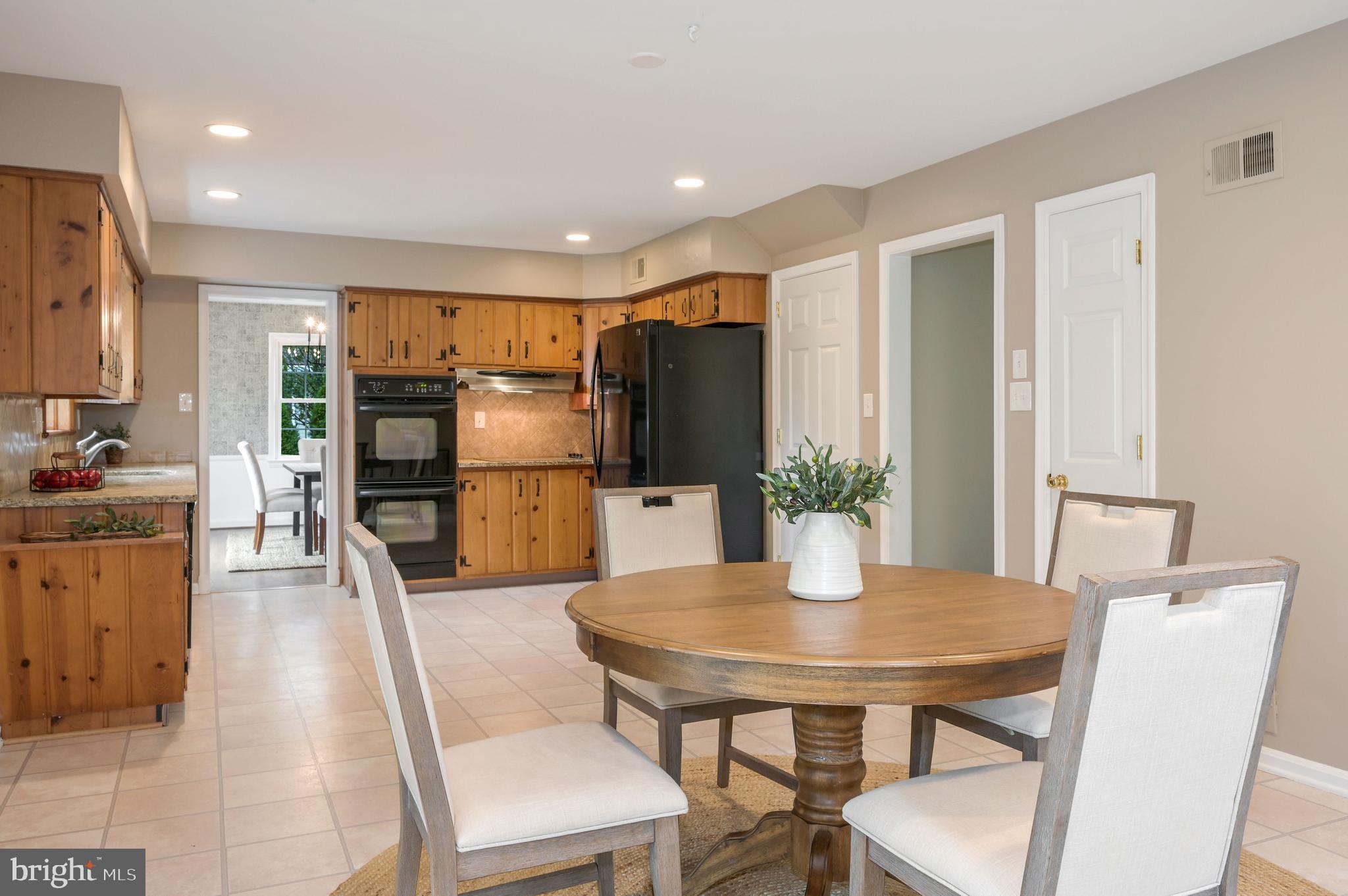 3402 Saul Road Kensington, MD 20895 - Photo 18 of 54 Kitchen with Eat-In