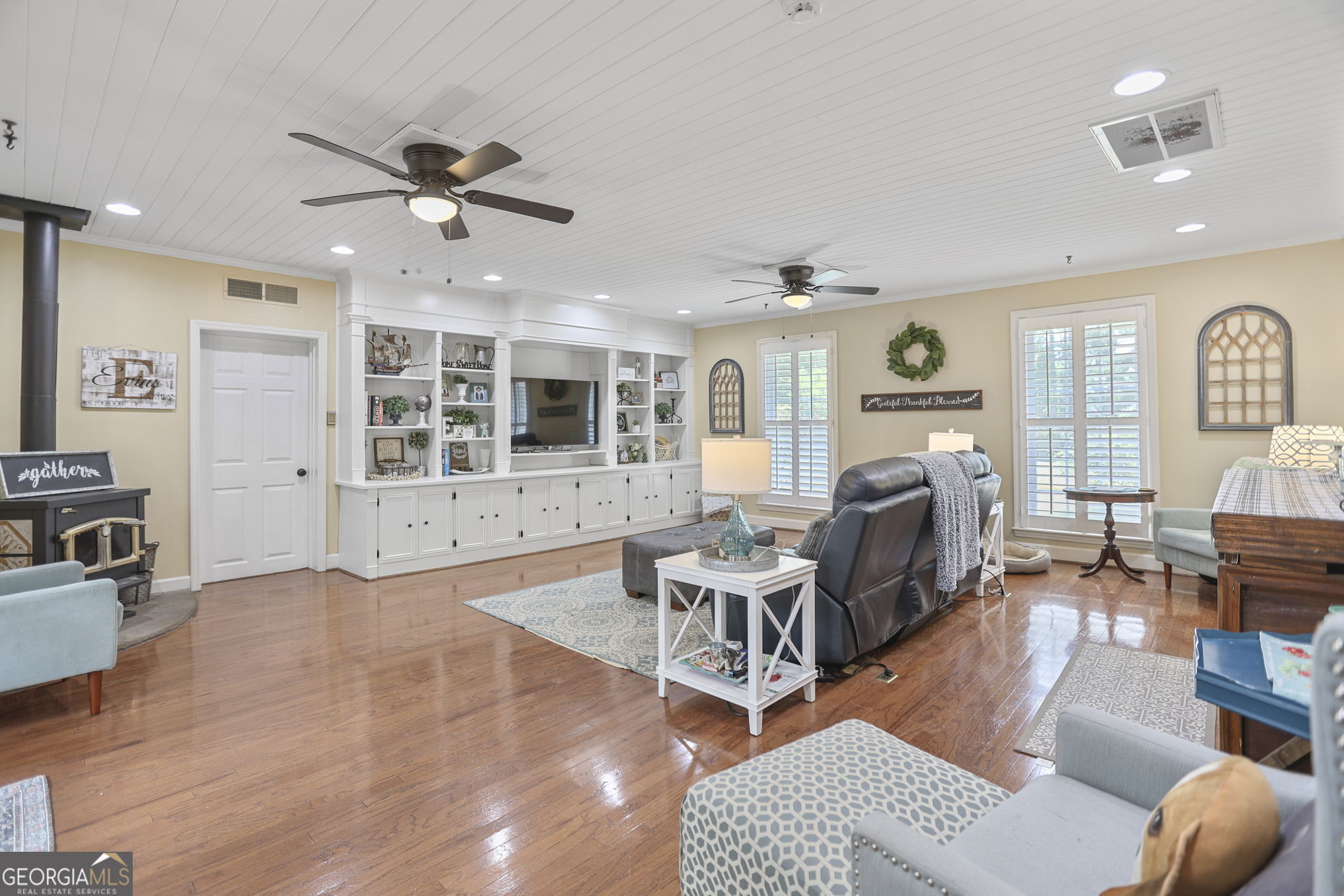 420 Ridgecrest Road LaGrange, GA 30240 - Photo 12 of 48 a living room with furniture and wooden floor