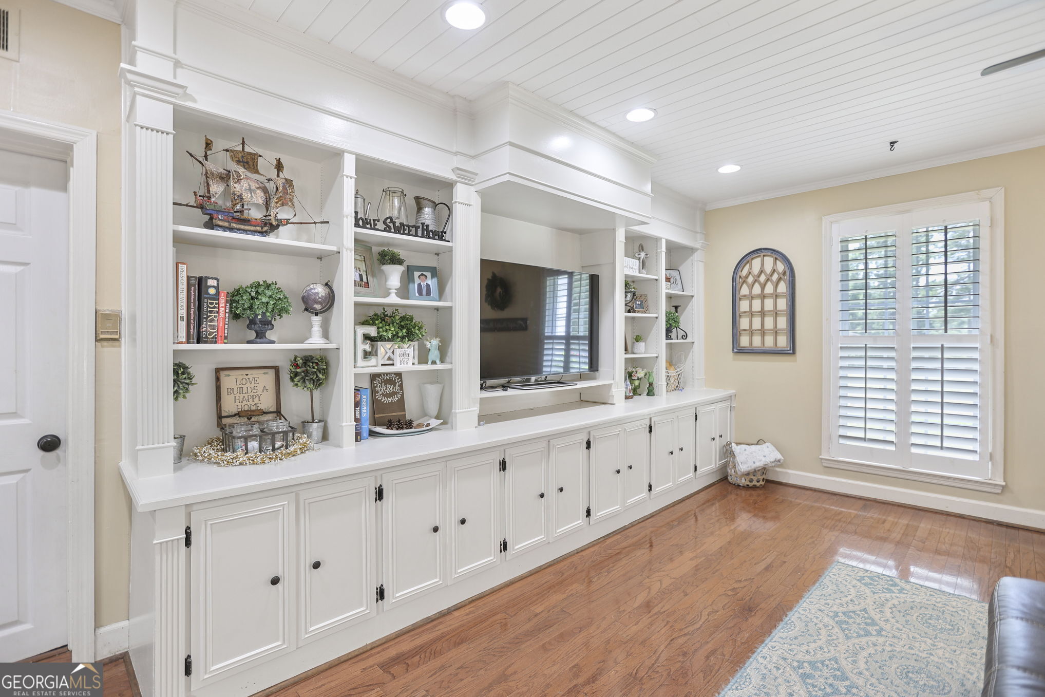 420 Ridgecrest Road LaGrange, GA 30240 - Photo 27 of 48 a large living room with a large window