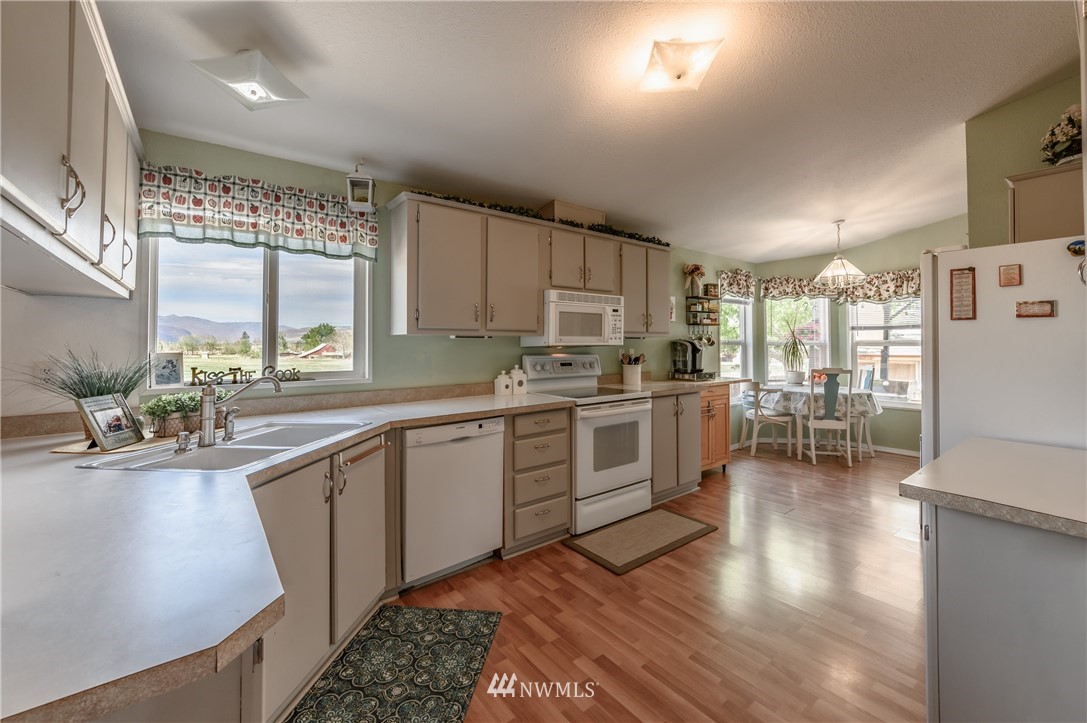 418 Ridgeview Loop Drive Wenatchee, WA 98801 - Photo 12 of 30 Gallery Image 12