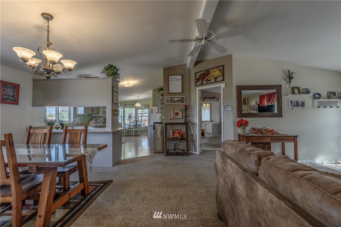 418 Ridgeview Loop Drive Wenatchee, WA 98801 - Photo 9 of 30 Gallery Image 9