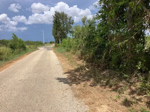 $931,000 | -38ac Gander Slough Road, Kingsbury, TX 78638