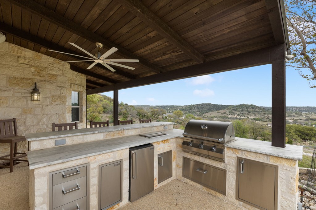 116 Homestead Park Comfort, TX 78013 - Photo 7 of 57