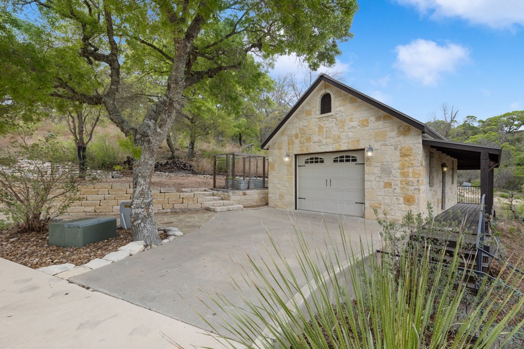 116 Homestead Park Comfort, TX 78013 - Photo 8 of 57