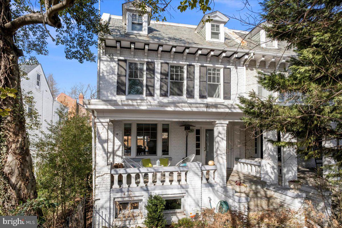 2017 Klingle Road Northwest Washington, DC 20010 - Photo 5 of 50