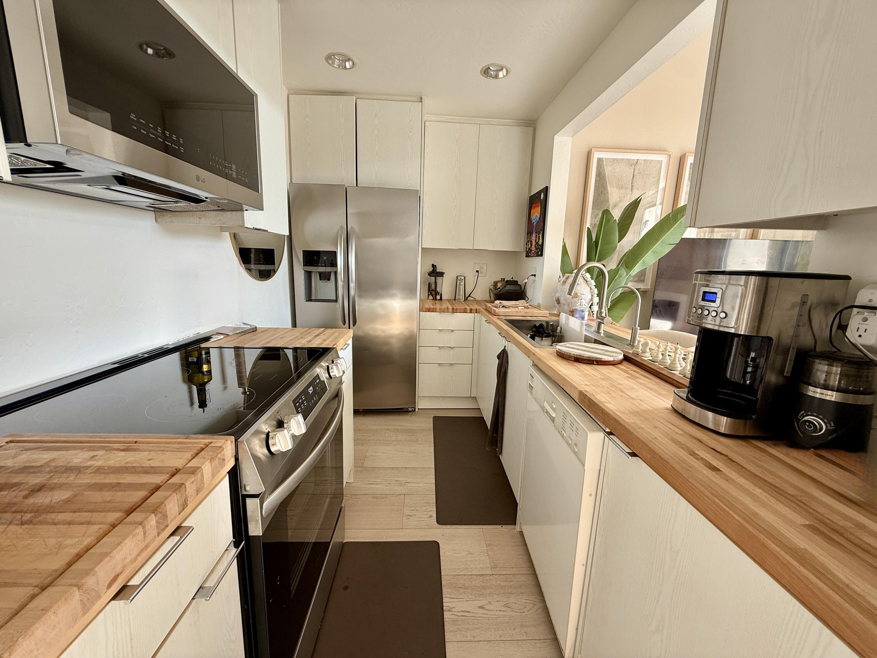 3375 Foothill Road, Unit 632 Carpinteria, CA 93013 - Photo 3 of 6 Kitchen