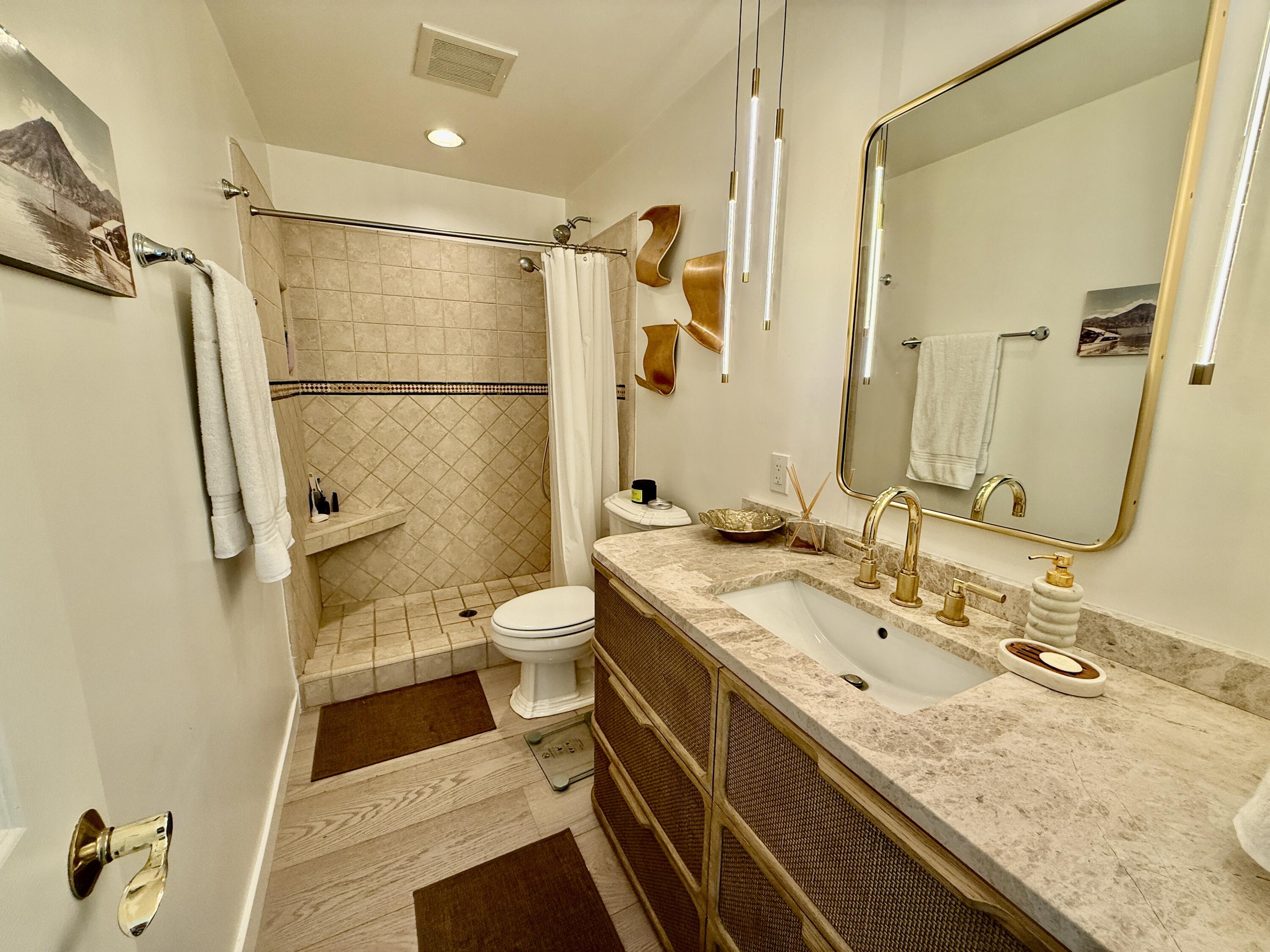 3375 Foothill Road, Unit 632 Carpinteria, CA 93013 - Photo 5 of 6 Bathroom