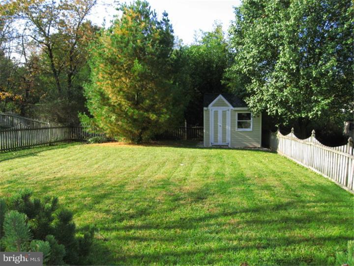 24 Country Road Perkasie, PA 18944 - Photo 15 of 16 Back Yard