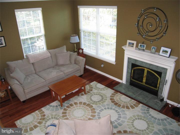 24 Country Road Perkasie, PA 18944 - Photo 3 of 16 Living Room