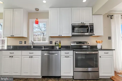 $580,000 | 15478 Golf Club Drive, Dumfries, VA 22025